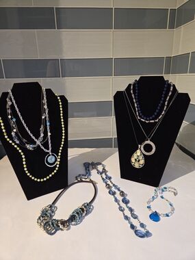 Layered Blue and Lime Beaded Women's Necklace Set (10)